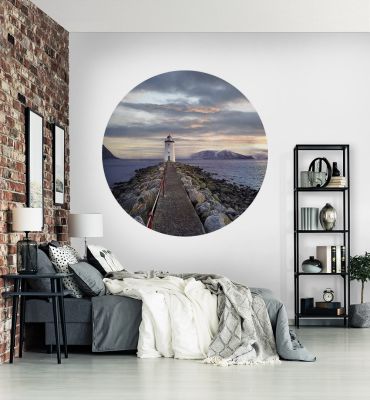 Fototapete Steinsteg zum Leuchtturm mit Meerblick rund Hauptbild mit Beispiel