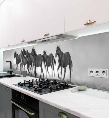 Küchenrückwand freilaufende Pferde am Strand selbstklebend Hauptbild mit Beispiel