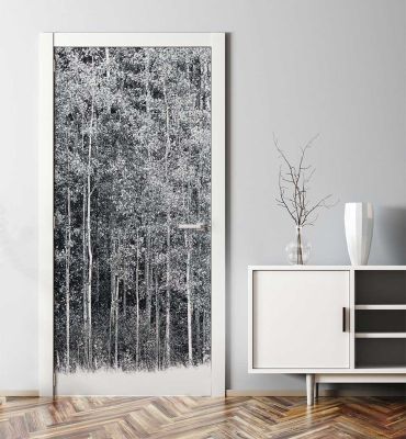 Türtapete Wald in Aspen schwarz weiß Hauptbild mit Beispiel
