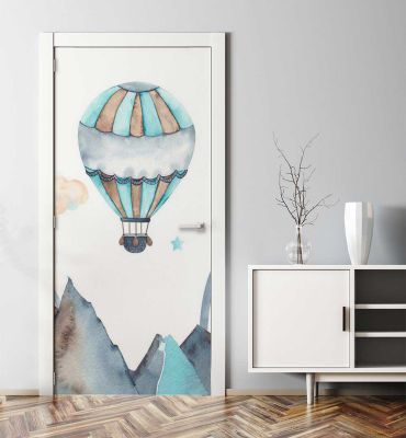 Türtapete Zeichentrick Heißluftballon über Gebirge Hauptbild mit Beispiel